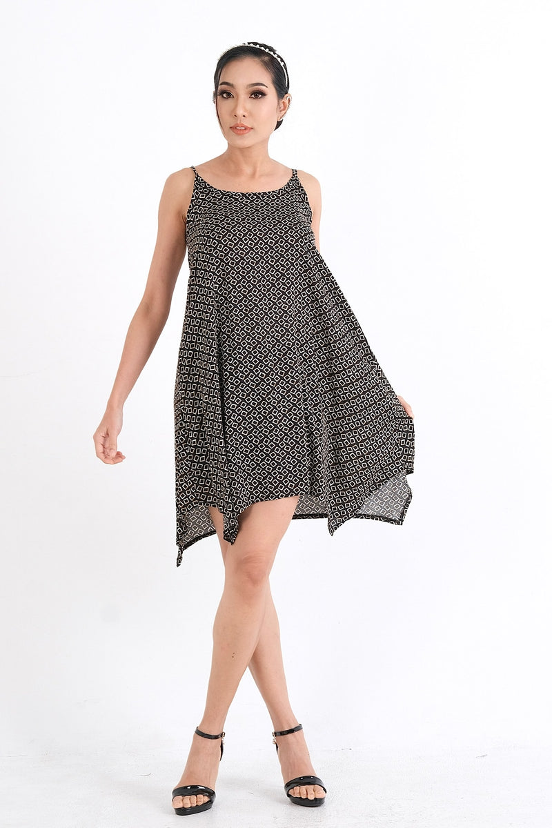 Magasinez en ligne au Québec cette robe d'été en viscose, conçue pour le confort et la sophistication. Disponible du XS au XXL, elle est idéale pour toutes vos occasions estivales.