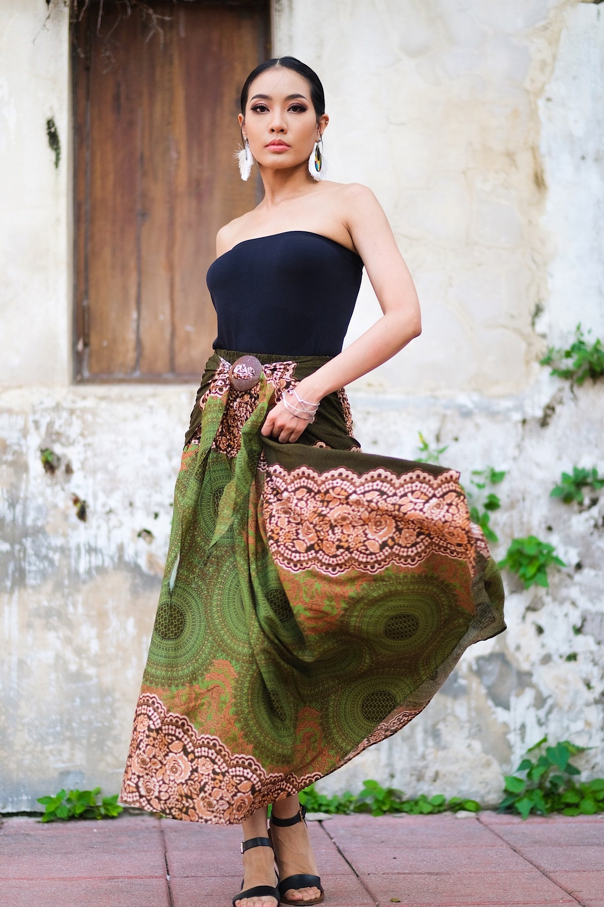 Jupe/Robe Convertible en rayonne, légère, douce et confortable, élastique à la taille permet de la porter aisément en toute occasion, parfaite pour le printemps ou une promenade en été, elle se porte en toute occasion, un incontournable à petit prix pour cette saison.