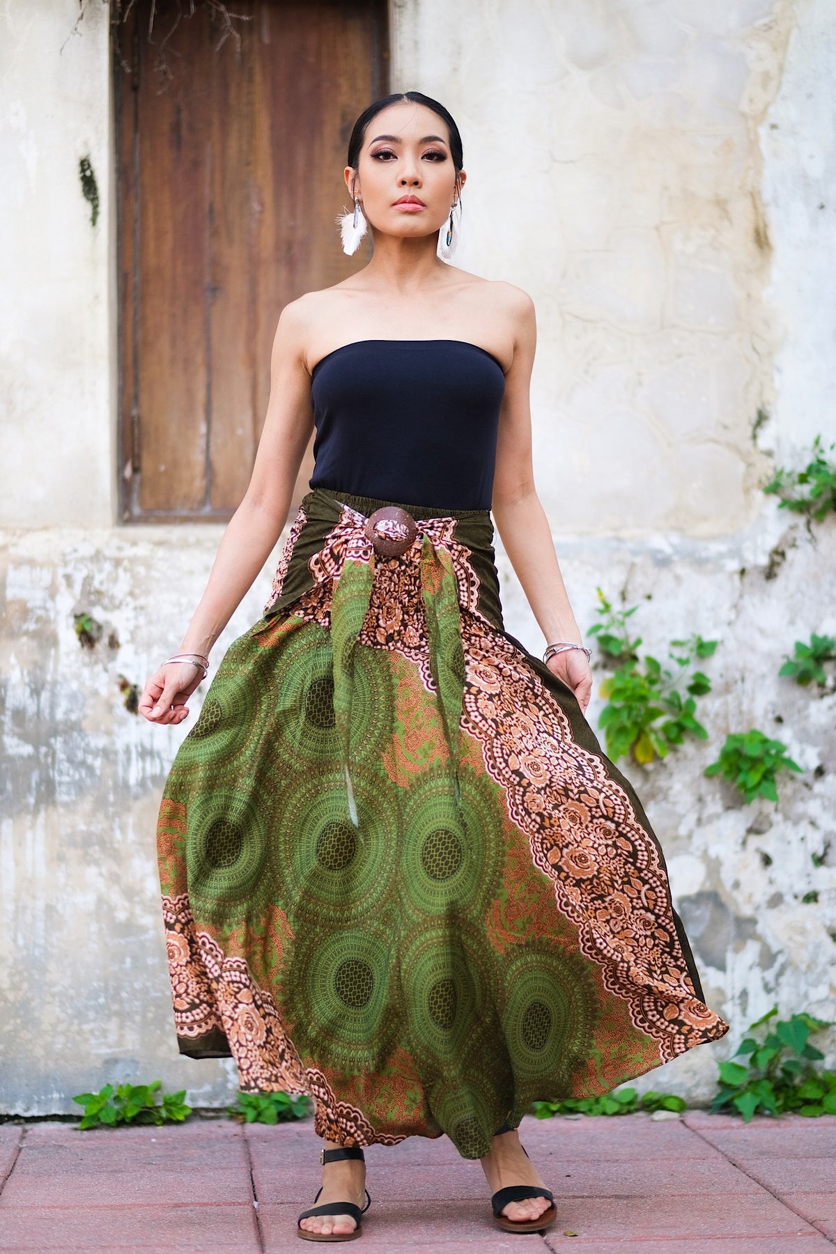 Jupe/Robe Convertible en rayonne, légère, douce et confortable, élastique à la taille permet de la porter aisément en toute occasion, parfaite pour le printemps ou une promenade en été, elle se porte en toute occasion, un incontournable à petit prix pour cette saison.