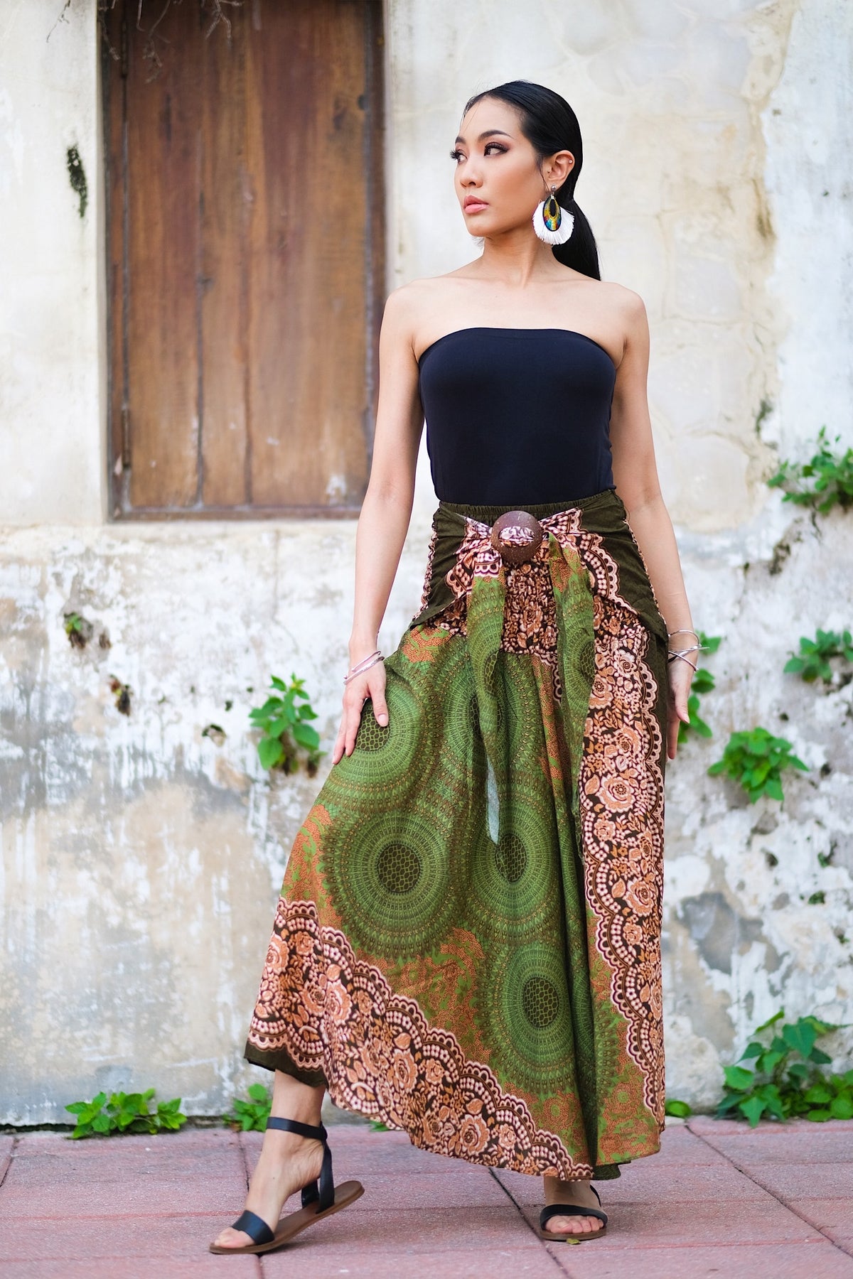 Jupe/Robe Convertible en rayonne, légère, douce et confortable, élastique à la taille permet de la porter aisément en toute occasion, parfaite pour le printemps ou une promenade en été, elle se porte en toute occasion, un incontournable à petit prix pour cette saison.