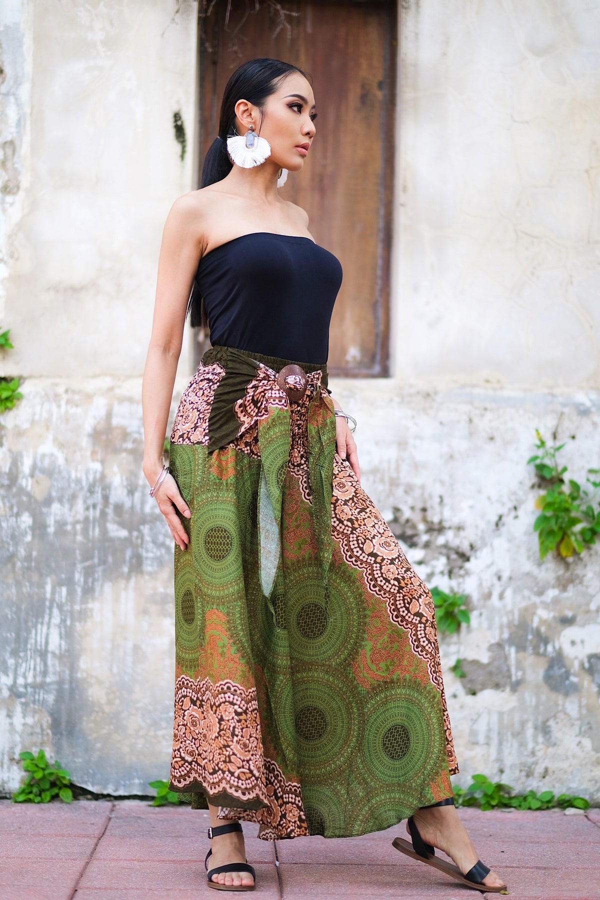 Jupe/Robe Convertible en rayonne, légère, douce et confortable, élastique à la taille permet de la porter aisément en toute occasion, parfaite pour le printemps ou une promenade en été, elle se porte en toute occasion, un incontournable à petit prix pour cette saison.