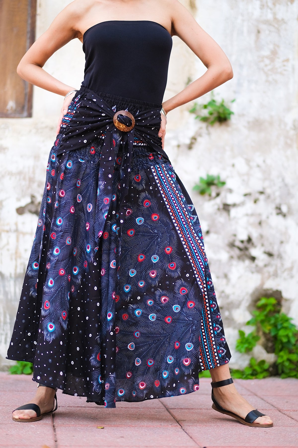 Jupe/Robe Convertible en rayonne, légère, douce et confortable, élastique à la taille permet de la porter aisément en toute occasion, parfaite pour le printemps ou une promenade en été, elle se porte en toute occasion, un incontournable à petit prix pour cette saison.