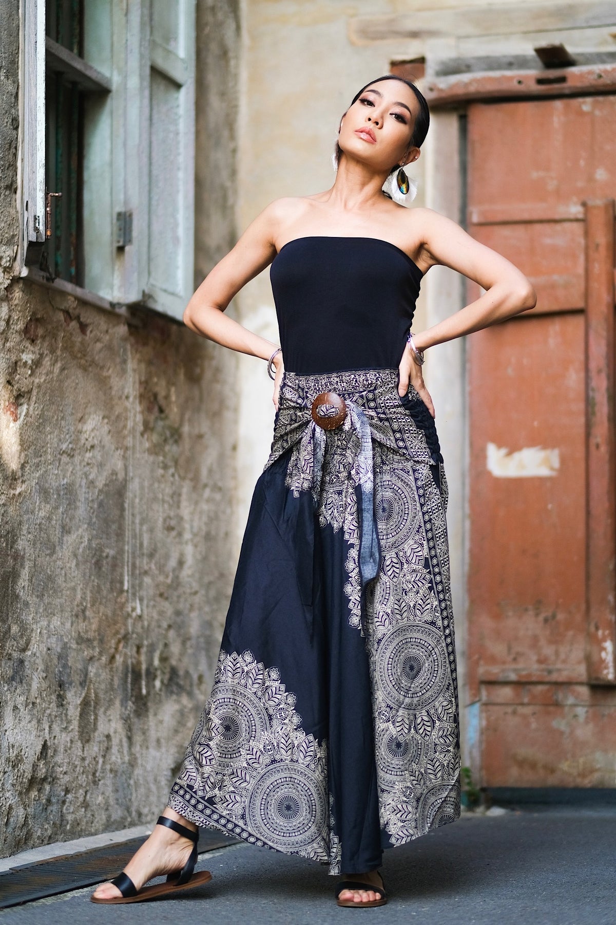 Jupe/Robe Convertible en rayonne, légère, douce et confortable, élastique à la taille permet de la porter aisément en toute occasion, parfaite pour le printemps ou une promenade en été, elle se porte en toute occasion, un incontournable à petit prix pour cette saison.
