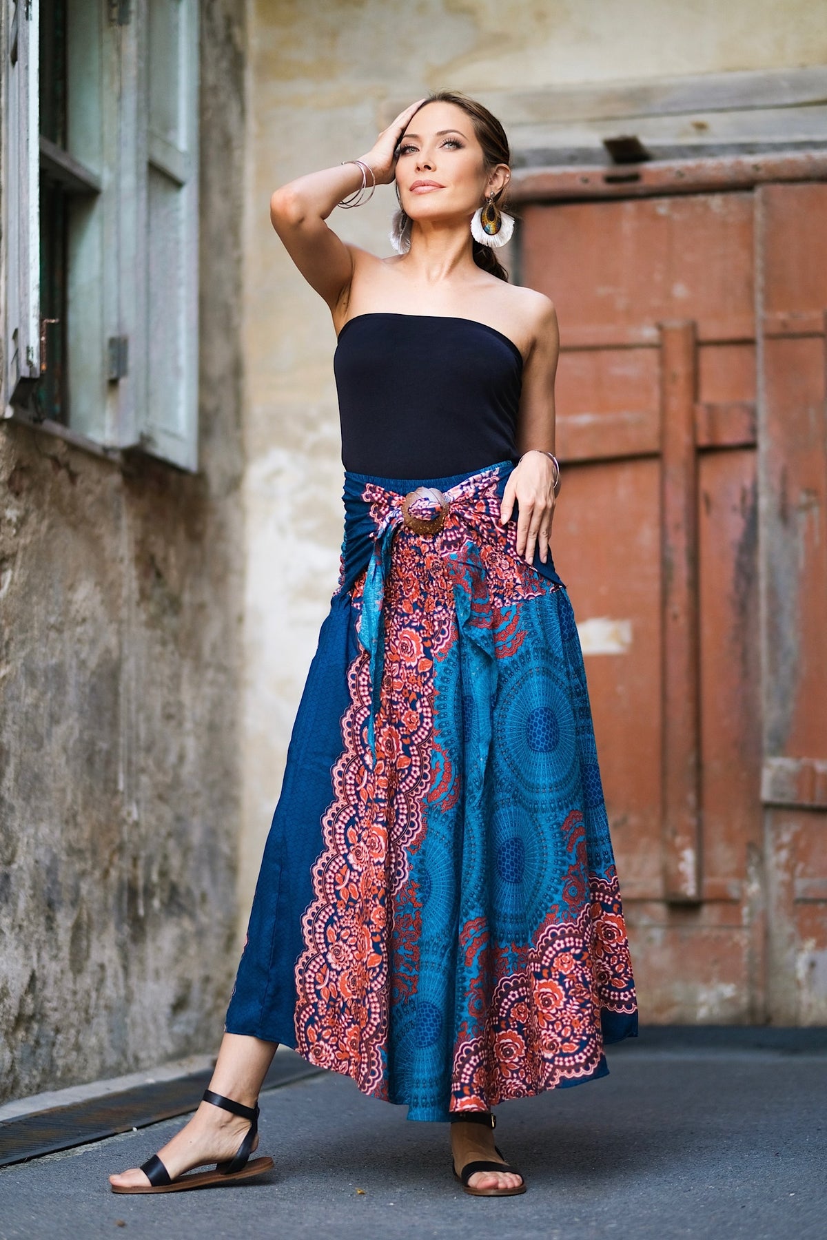 Jupe/Robe Convertible en rayonne, légère, douce et confortable, élastique à la taille permet de la porter aisément en toute occasion, parfaite pour le printemps ou une promenade en été, elle se porte en toute occasion, un incontournable à petit prix pour cette saison.