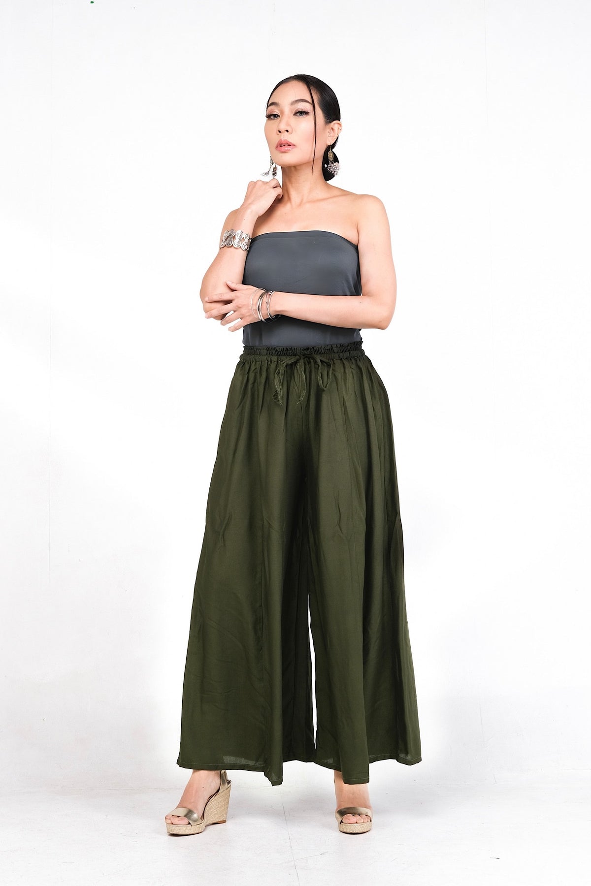 Rayonne. Pantalon Palazzo Mistral, ample et fluide, idéal pour les jours chauds.