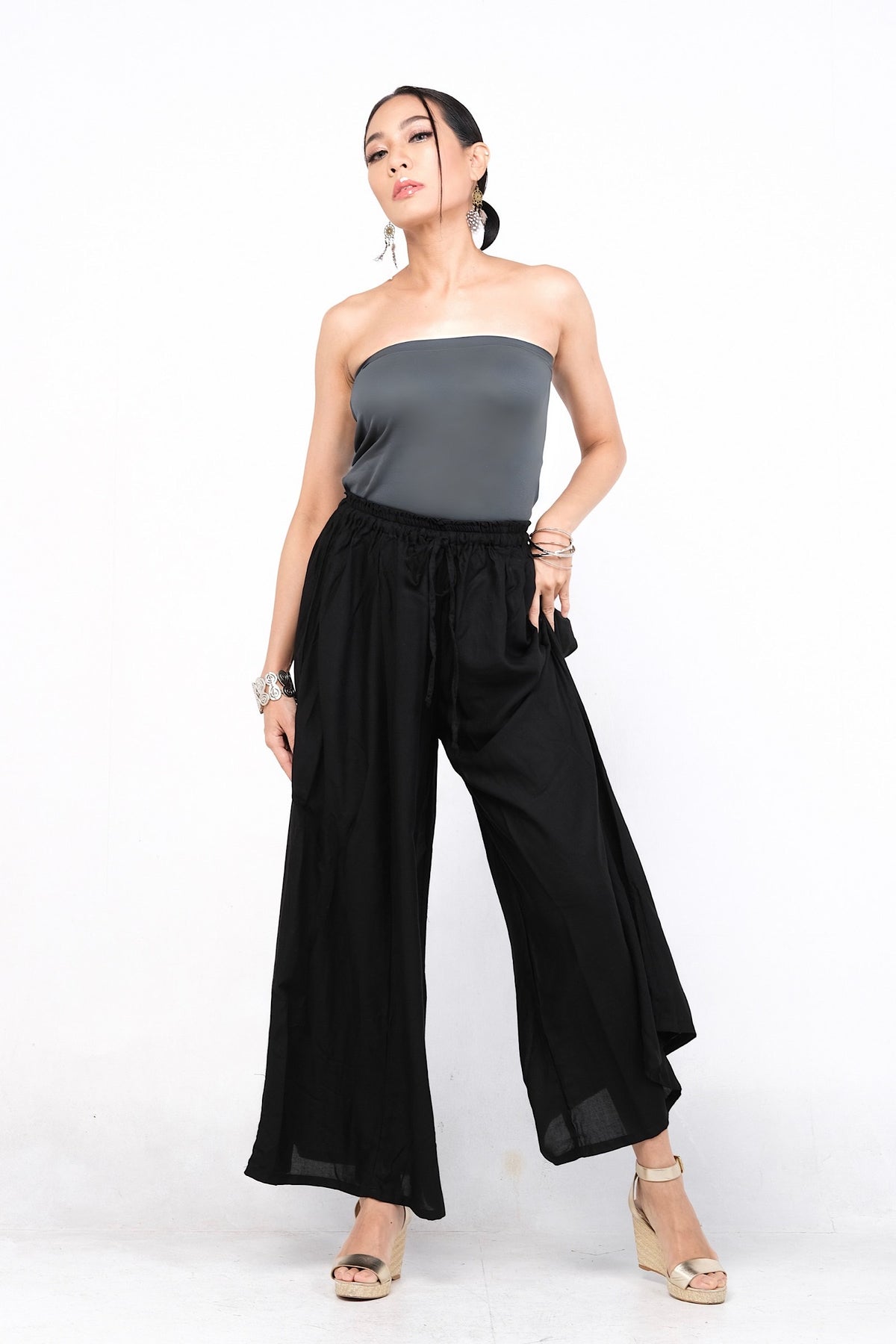 Rayonne. Pantalon Palazzo Mistral, ample et fluide, idéal pour les jours chauds.