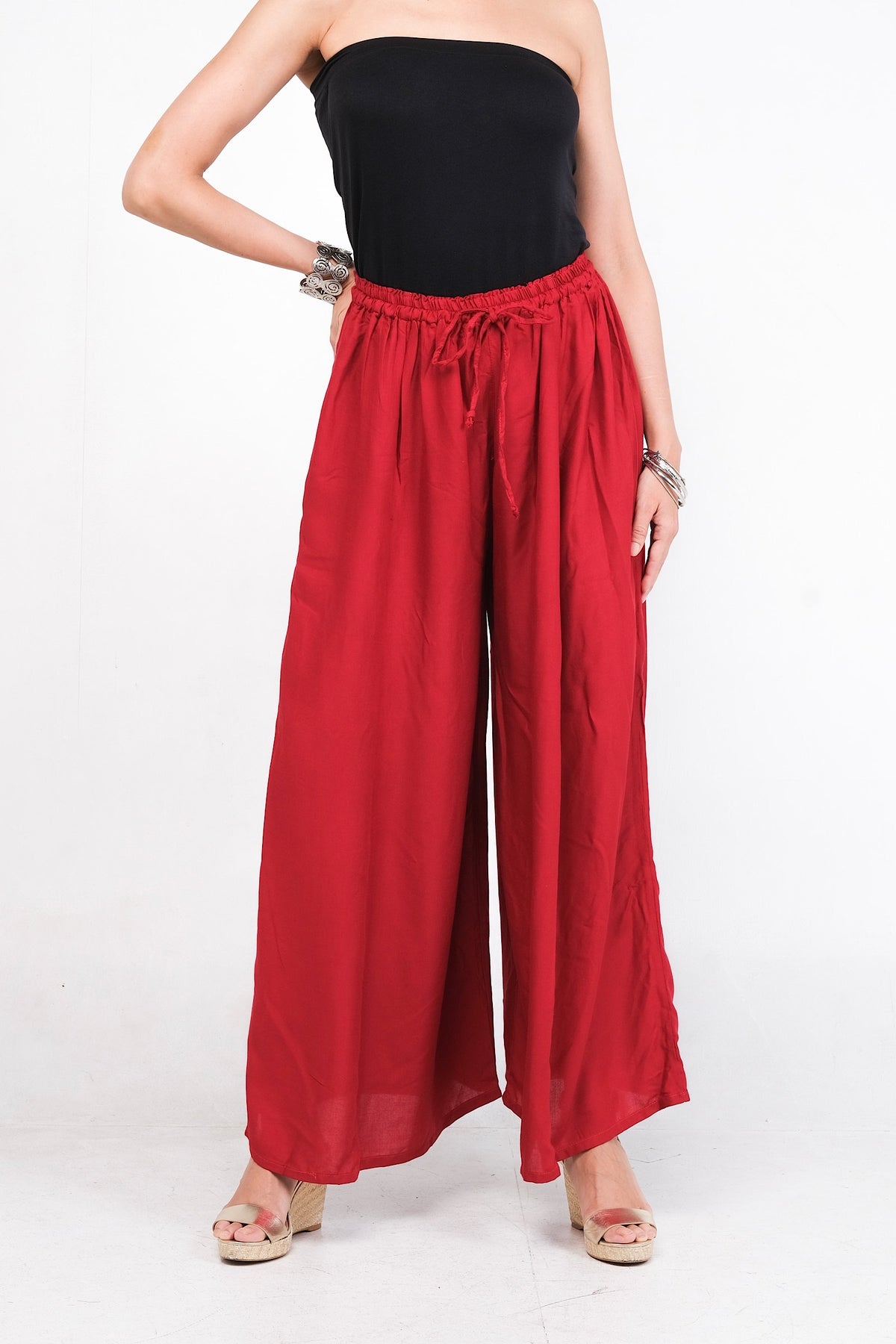 Rayonne. Pantalon Palazzo Mistral, ample et fluide, idéal pour les jours chauds.