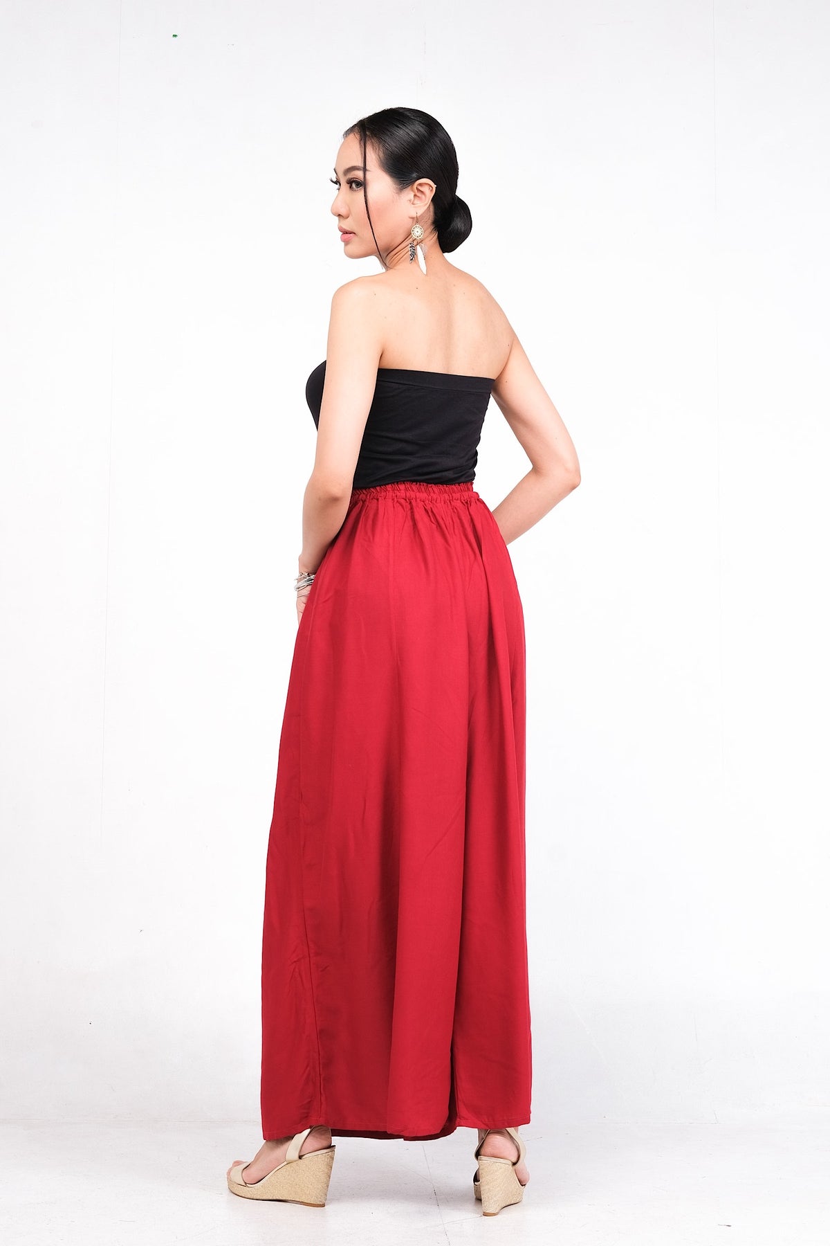 Rayonne. Pantalon Palazzo Mistral, ample et fluide, idéal pour les jours chauds.