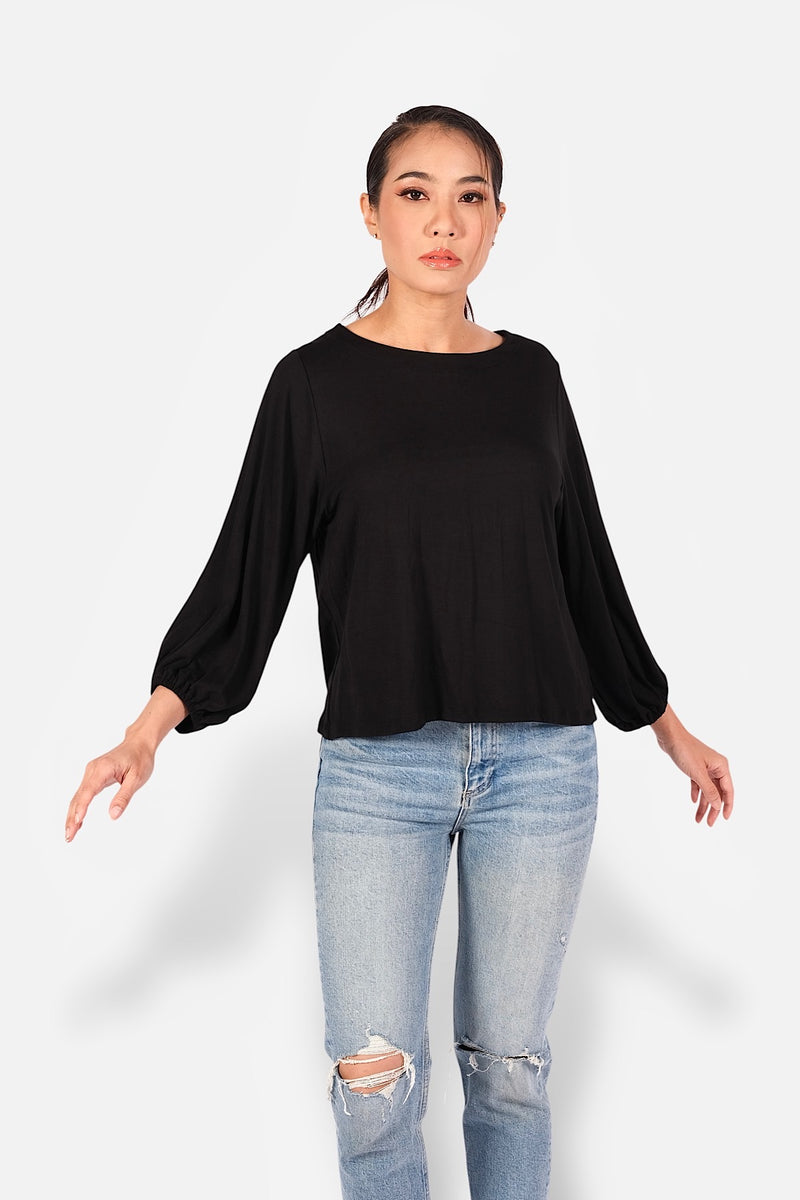 Haut Carolanne noir de face, encolure ronde