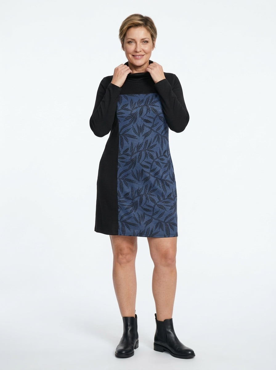 Robe Adeline noire, col roulé bordé d'imprimé feuillage bleu