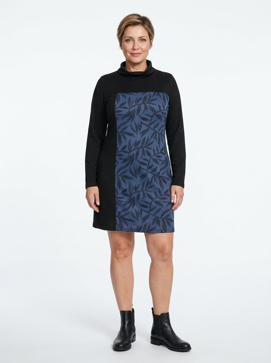 Robe Adeline noire, panneau central à imprimé feuillage bleu, vue d'ensemble
