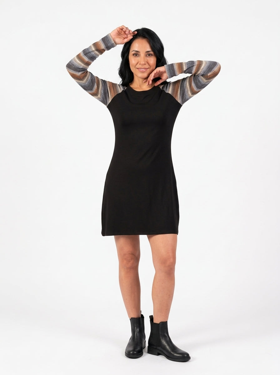 Robe Léonie noire, manches rayées gris, kaki et crème