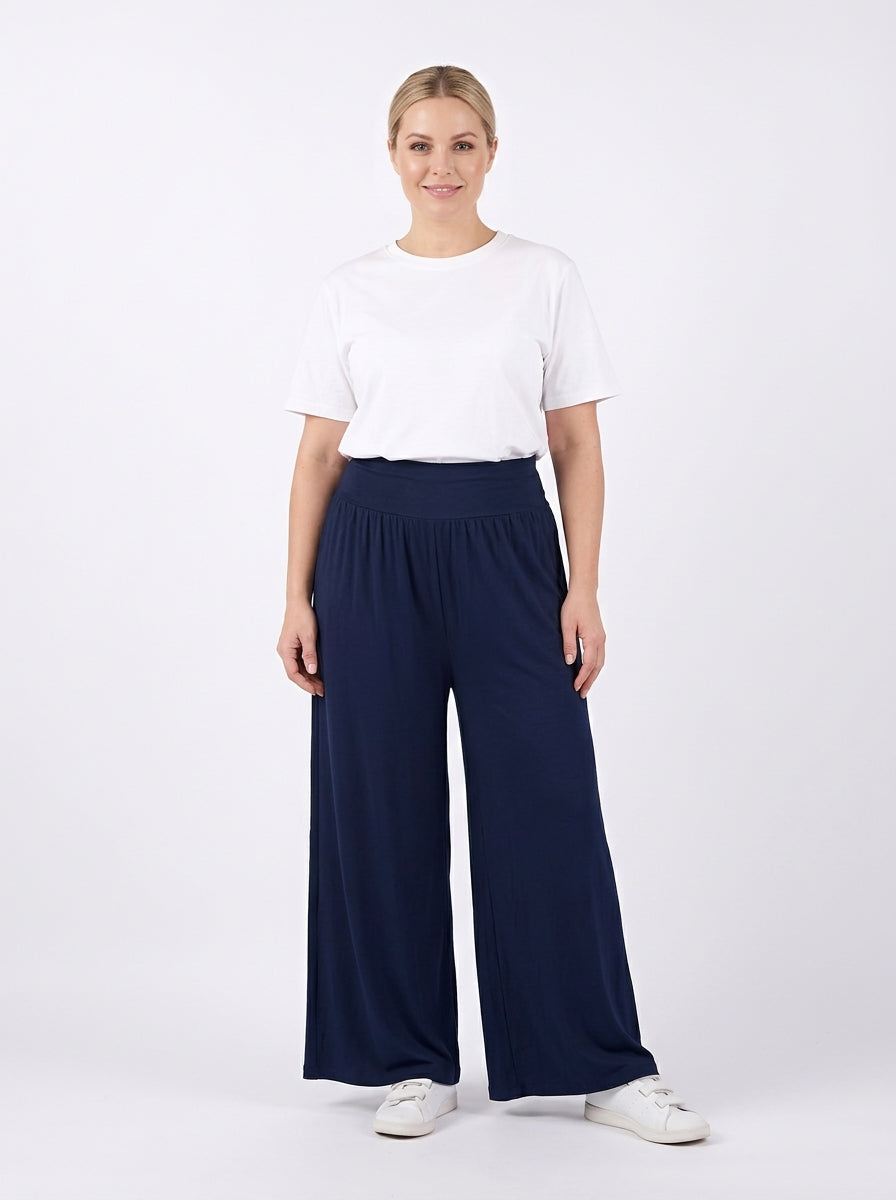Pantalon Carla Long bleu marin, jambe large vue de face
