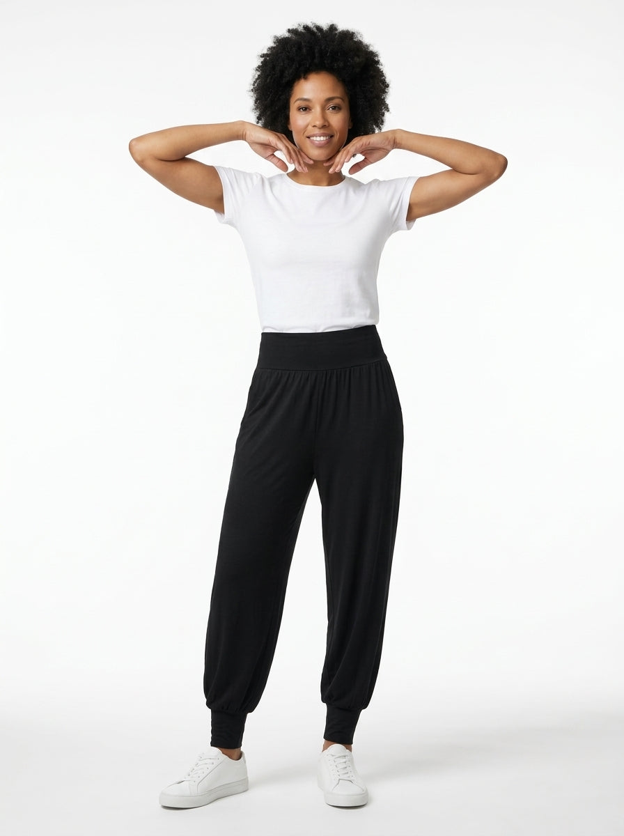 Pantalon Chloé Long noir de face, taille haute élastiquée