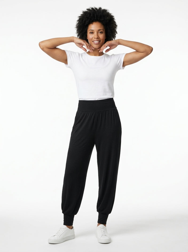 Pantalon Chloé Long noir de face, taille haute élastiquée
